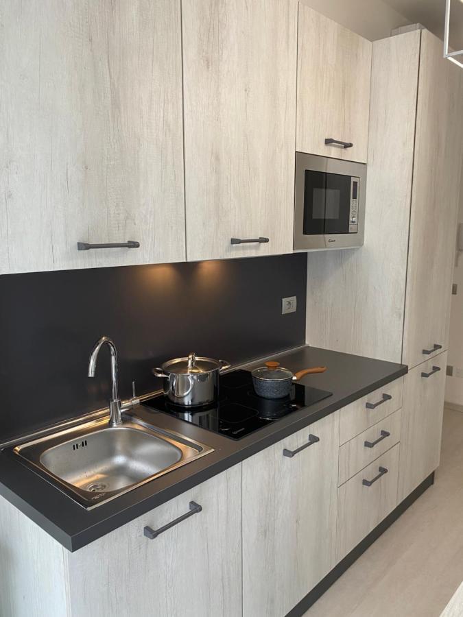 First Home Милано Екстериор снимка