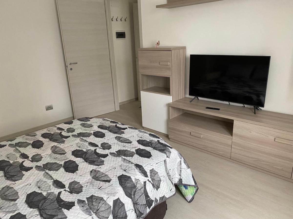 First Home Милано Екстериор снимка