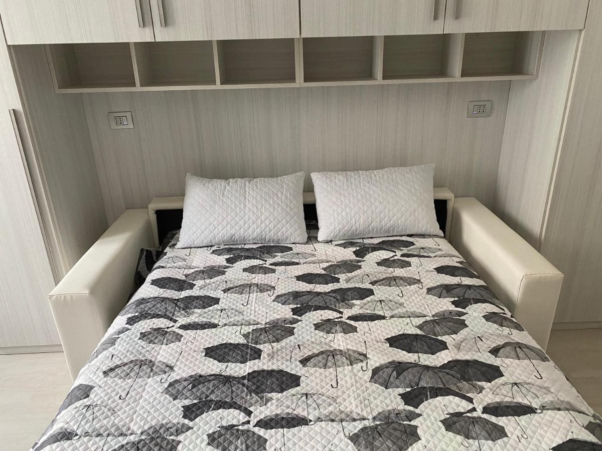 First Home Милано Екстериор снимка